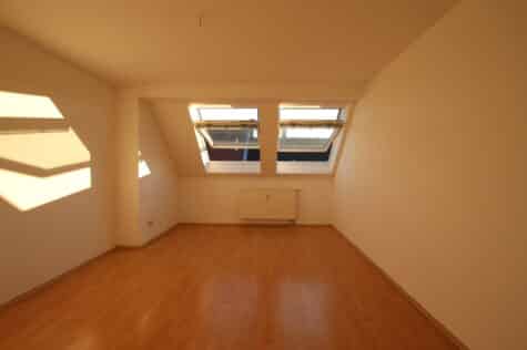 Helle 3-Zimmer-Maisonette-Wohnung im denkmalgeschützten Altbau., 04315 Leipzig, Maisonettewohnung