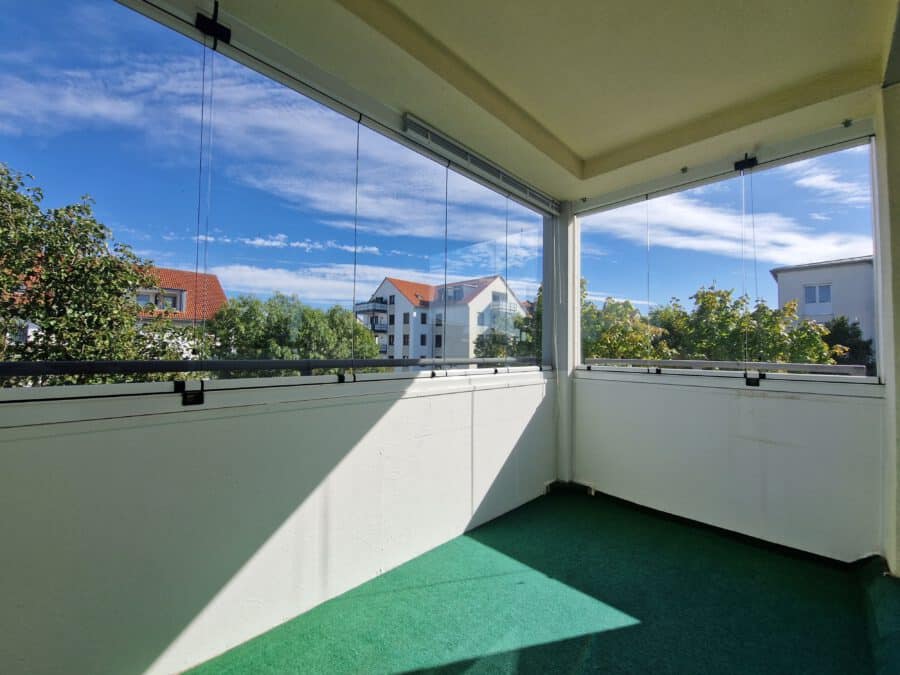 2 Zimmer Wohnung beim Kulkwitzer See mit Tiefgaragenstellplatz - Balkon