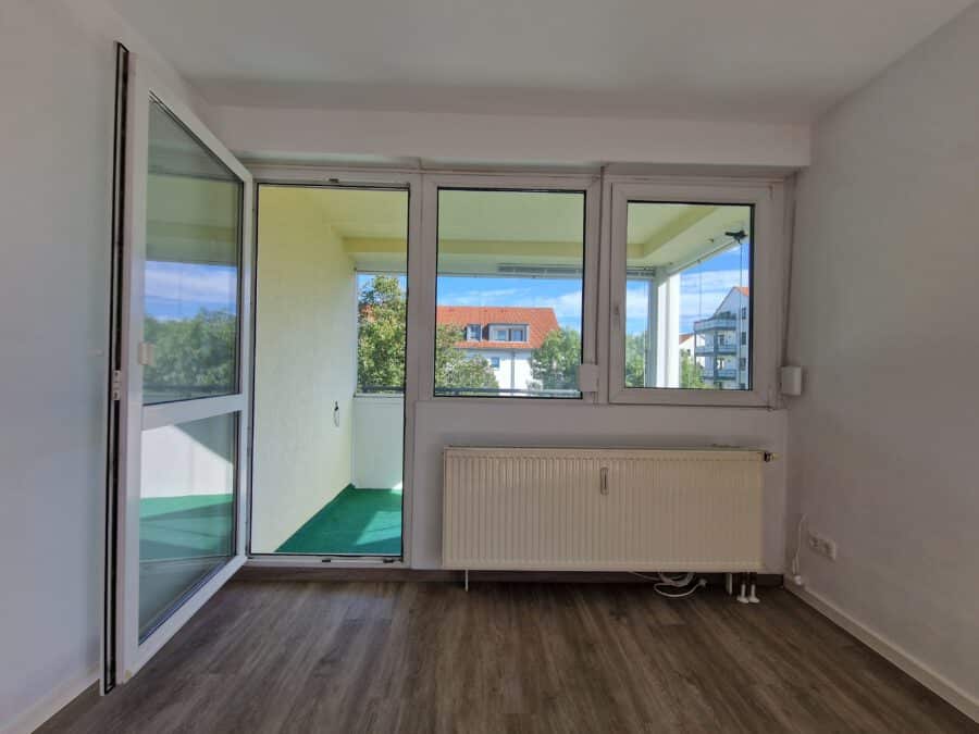 2 Zimmer Wohnung beim Kulkwitzer See mit Tiefgaragenstellplatz - Zugang Balkon