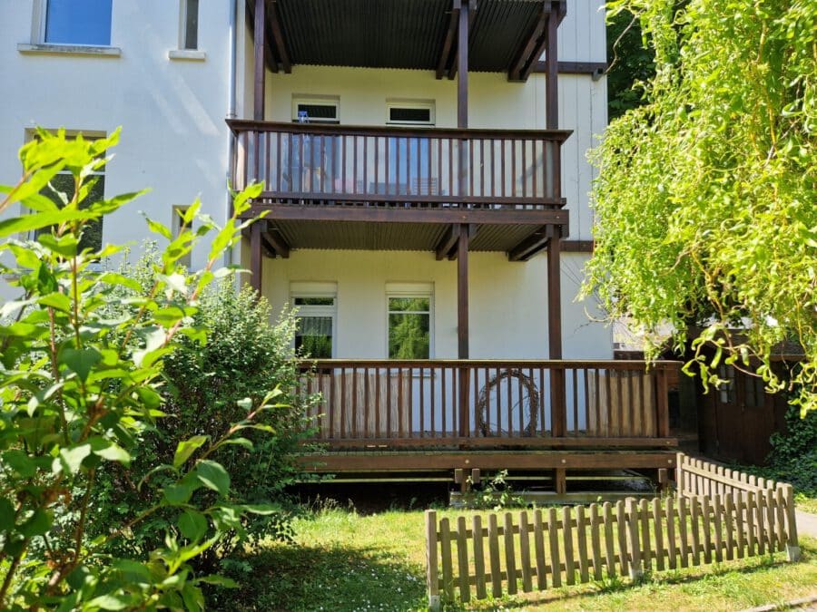 ** Bezugsfreie 2-Raum-Wohnung mit großem Balkon - 54 qm Wohnfläche - privater Gartenanteil - Bakon & Garten